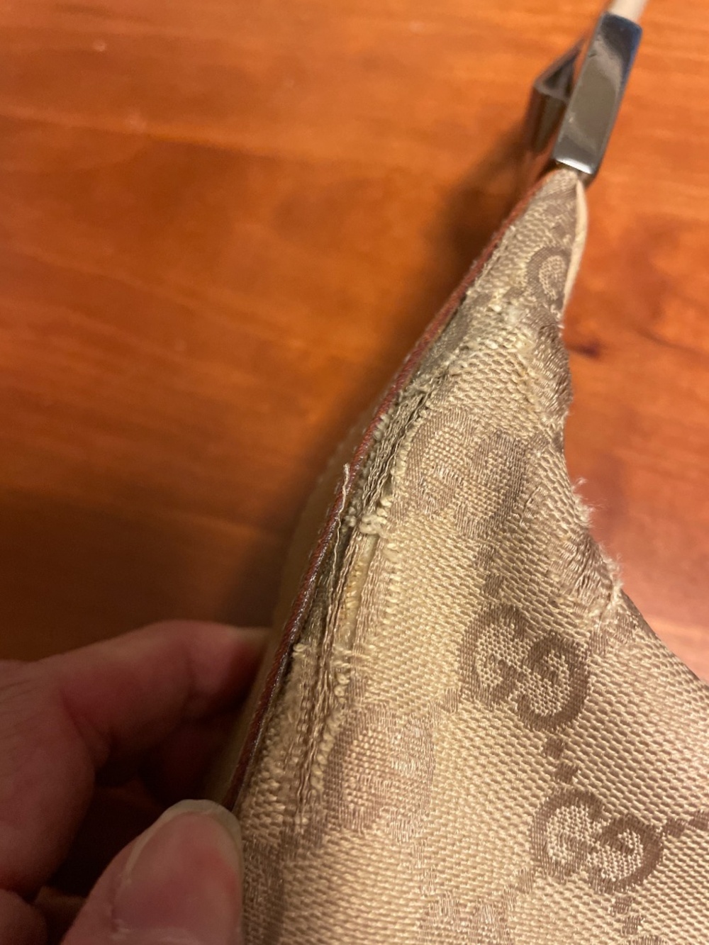 Gucci Shoulder Bag - Picture 2 of 15